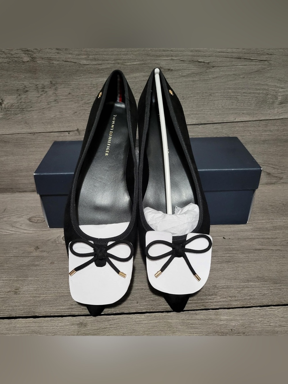 Tommy Hilfiger Shoes Womens 11 Black Kimio Pointed Toe Ballet Flats Suede Bow